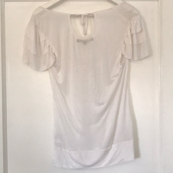 White t-shirt with cute ruffles sleeves - Picture 4 of 5